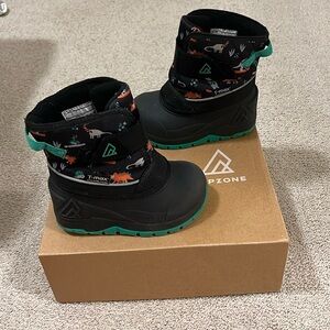 Ripzone toddler size 9 winter boots